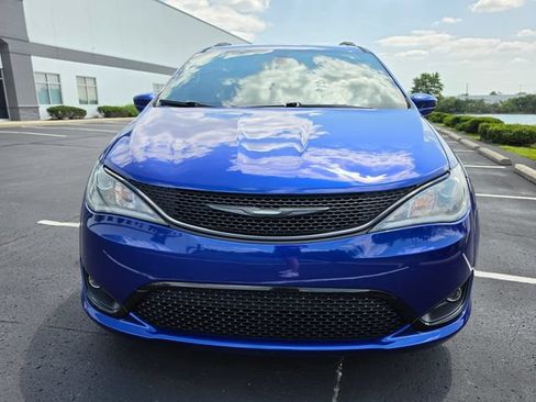 Used 2018 Chrysler Pacifica Touring-L Plus w/ S Appearance Package FWD image 17
