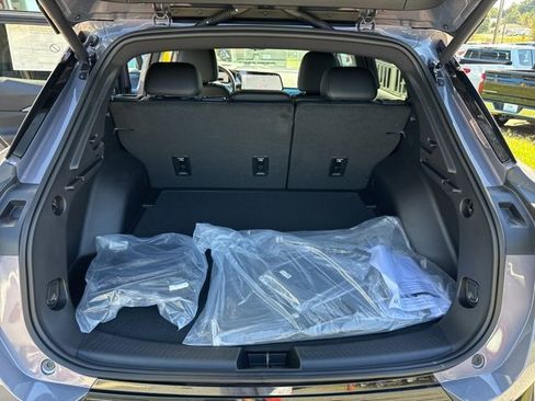 New 2026 Chevrolet Equinox EV LT w/ Convenience Package II image 31