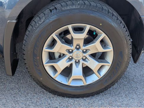 Used 2020 Nissan Frontier SV image 9