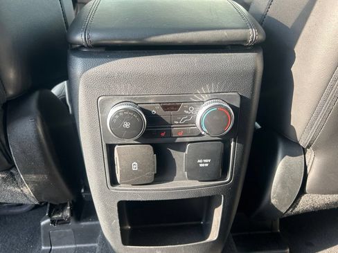 Used 2021 Ford Explorer Platinum w/ Equipment Group 601A AWD/4WD image 27