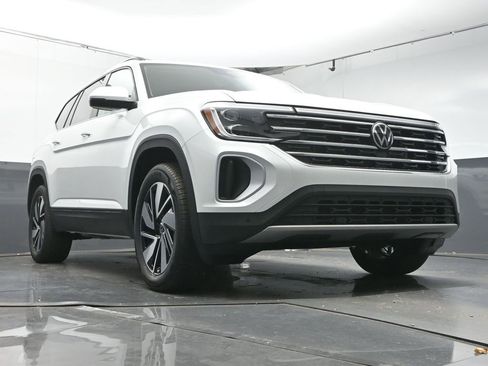 New 2026 Volkswagen Atlas SE image 32