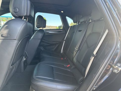 Used 2022 Porsche Macan S AWD/4WD image 8