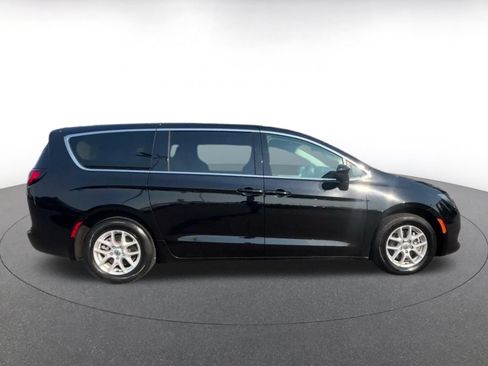 Used 2024 Chrysler Voyager LX FWD image 13