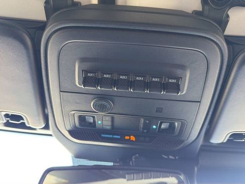 Certified 2025 Ford Bronco Heritage Edition image 29