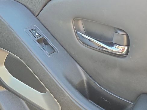 Used 2023 Nissan Frontier SV image 13