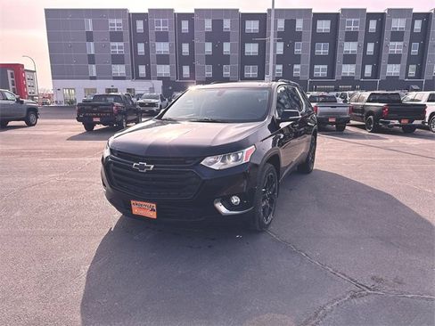 Used 2019 Chevrolet Traverse LT w/ LPO, Blackout Package image 1