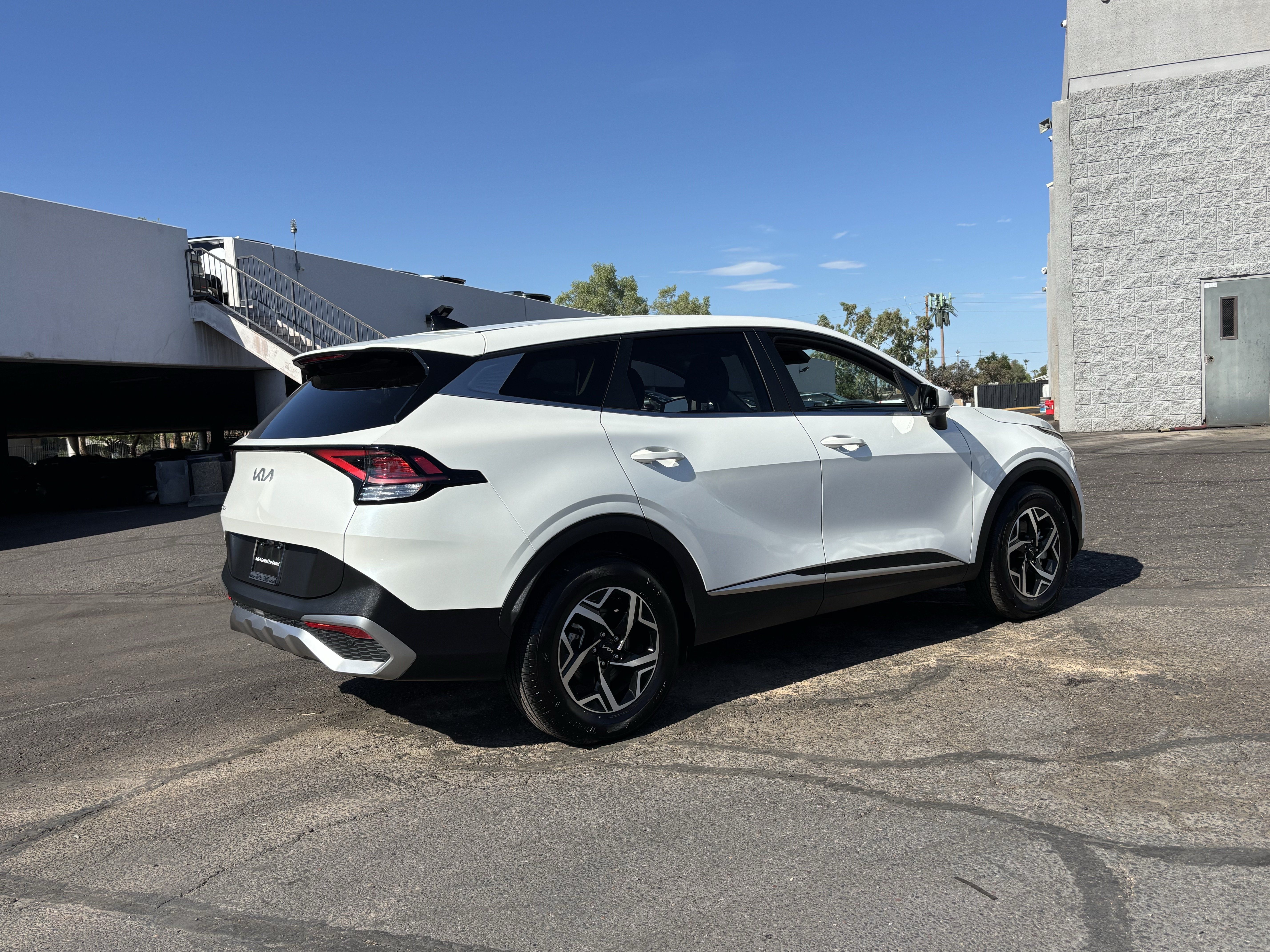 Certified 2025 Kia Sportage LX FWD image 3