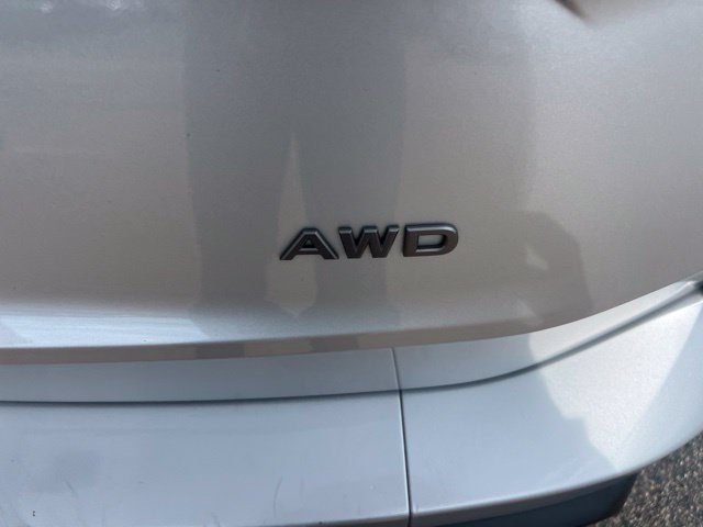 Used 2024 Nissan Rogue S AWD/4WD image 11