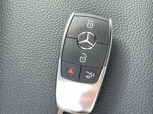 New 2026 Mercedes-Benz GLA 250 4MATIC image 4
