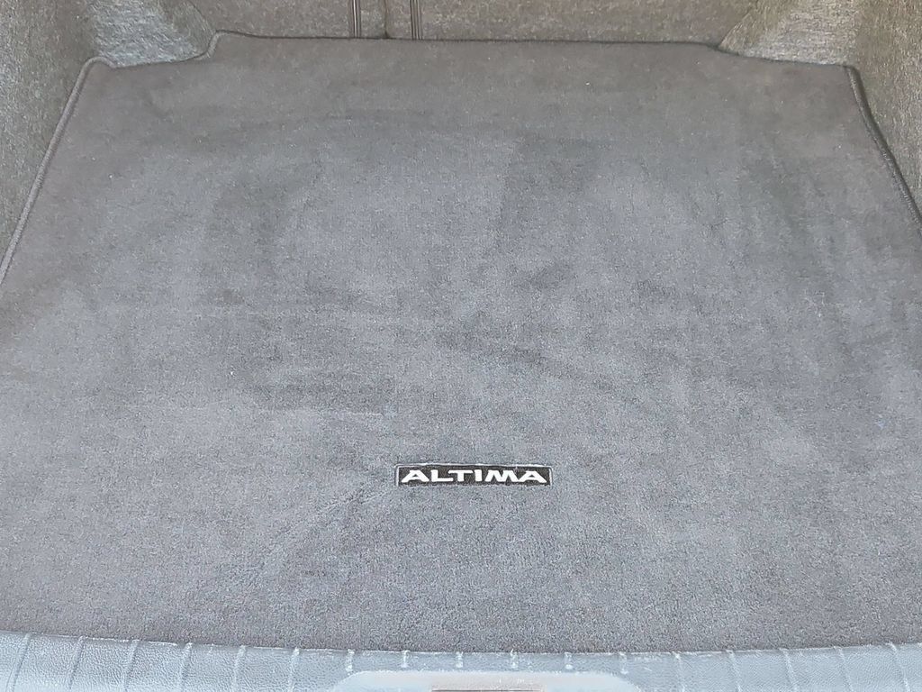 Used 2025 Nissan Altima 2.5 SV FWD image 29