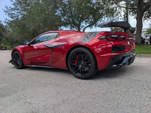 Used 2024 Chevrolet Corvette Z06 RWD image 5