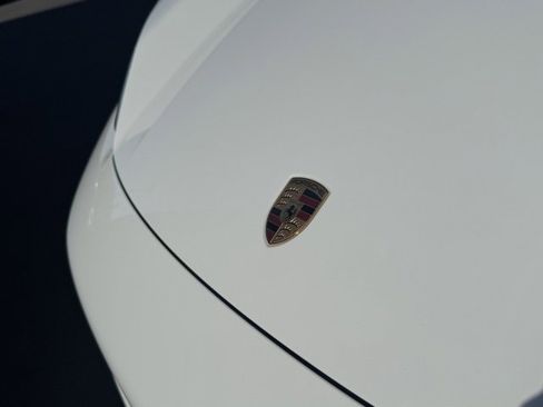 Certified 2025 Porsche Macan Electric image 37