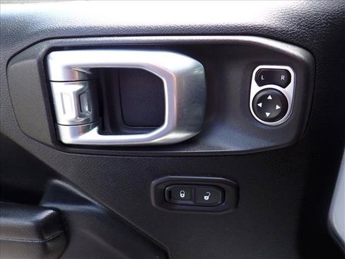 Used 2018 Jeep Wrangler Unlimited Sport S AWD/4WD image 12