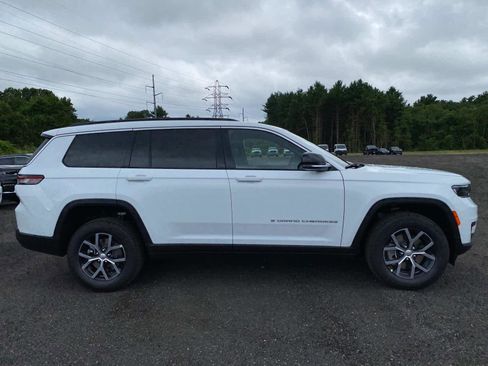 New 2025 Jeep Grand Cherokee L Limited image 2