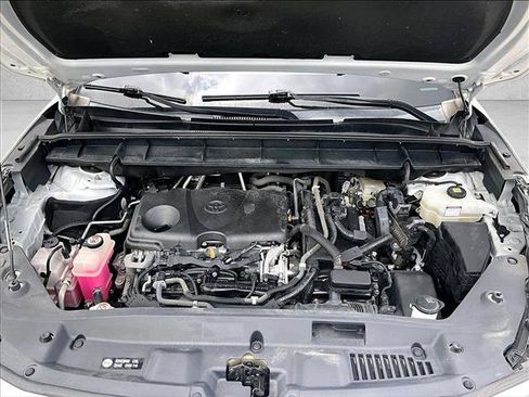 Used 2021 Toyota Highlander LE FWD image 11