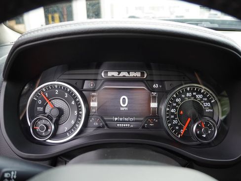 Used 2023 RAM 1500 Laramie AWD/4WD image 34