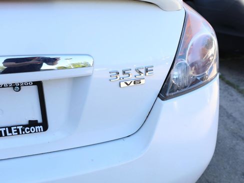 Used 2009 Nissan Altima 3.5 SE w/ Premium Pkg FWD image 8