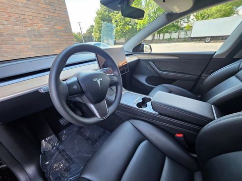 Used 2023 Tesla Model Y Long Range AWD/4WD image 38