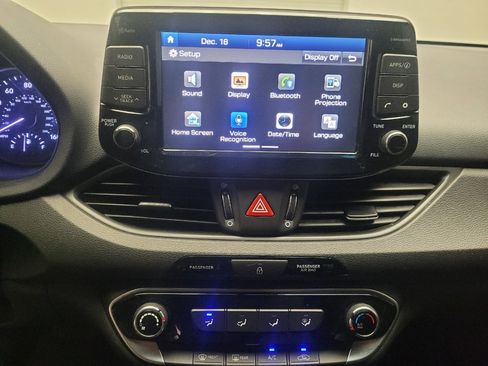 Used 2018 Hyundai Elantra GT FWD image 25