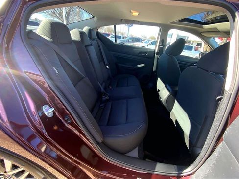 Used 2024 Nissan Altima 2.5 SV w/ SV Premium Package image 19