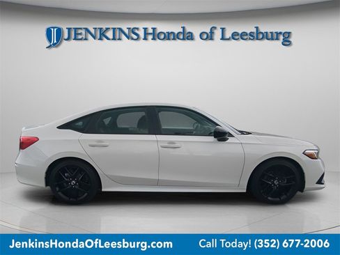 Used 2023 Honda Civic Sport image 3