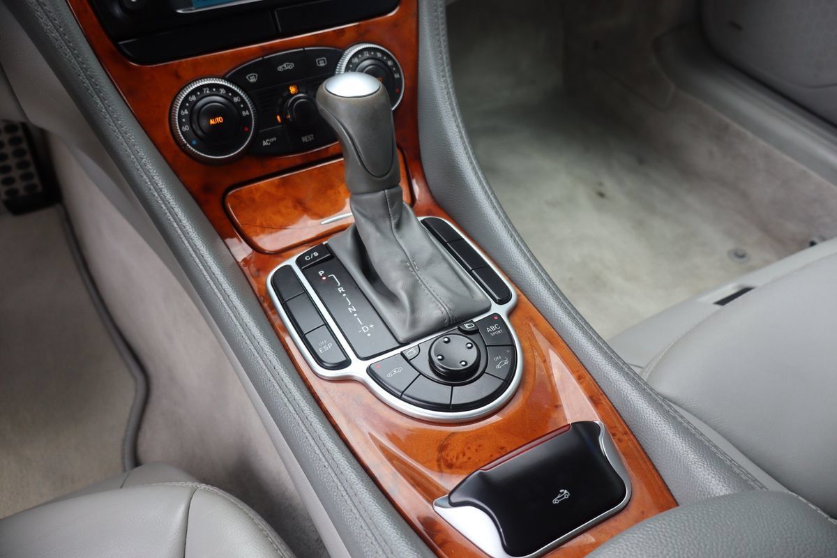 Used 2004 Mercedes-Benz SL 500 image 16