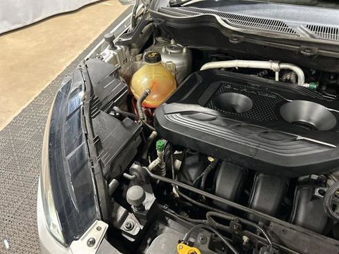 Used 2019 Ford EcoSport SES w/ SES Black Appearance Package image 12