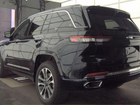 Used 2023 Jeep Grand Cherokee Overland w/ Advanced Protech Group III image 4