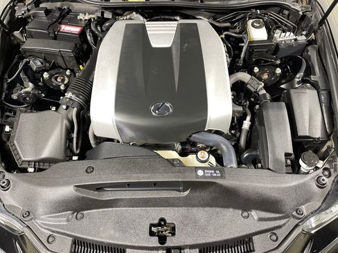 Used 2018 Lexus IS 300 AWD image 9