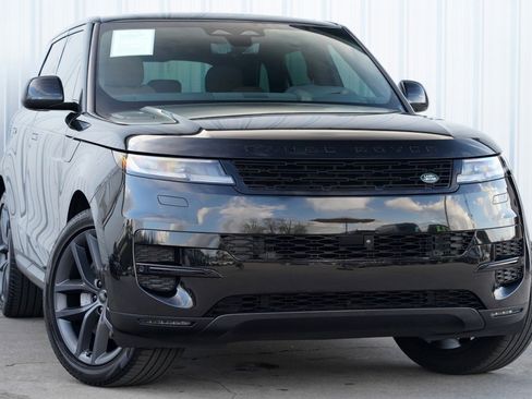 Used 2024 Land Rover Range Rover Sport SE image 4