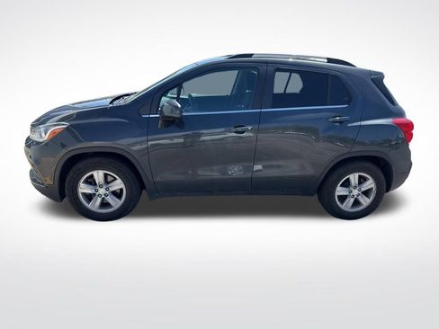 Used 2019 Chevrolet Trax LT FWD image 2