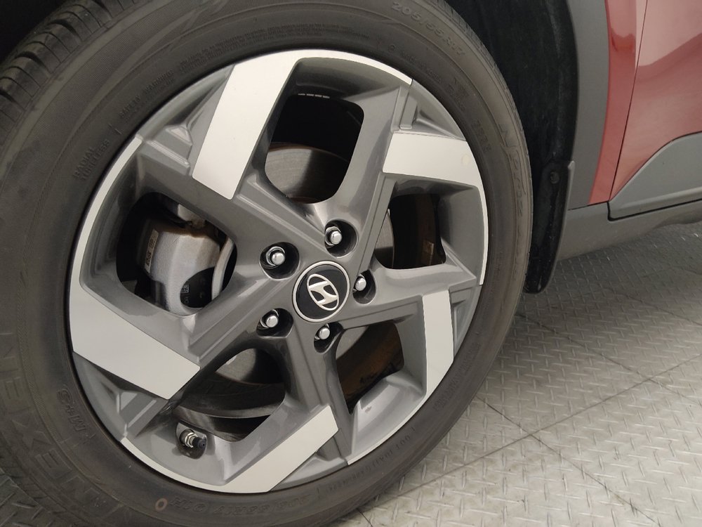 Used 2025 Hyundai Venue SEL FWD image 31