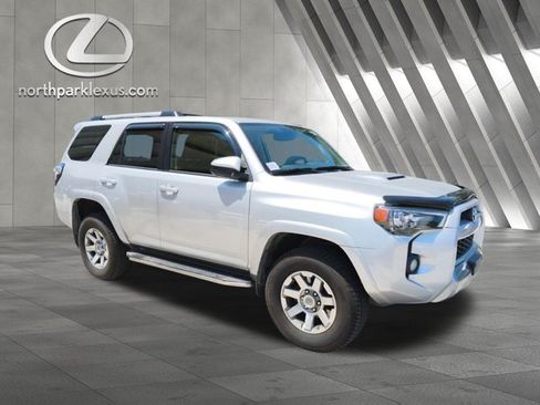 Used 2016 Toyota 4Runner Trail AWD/4WD image 5