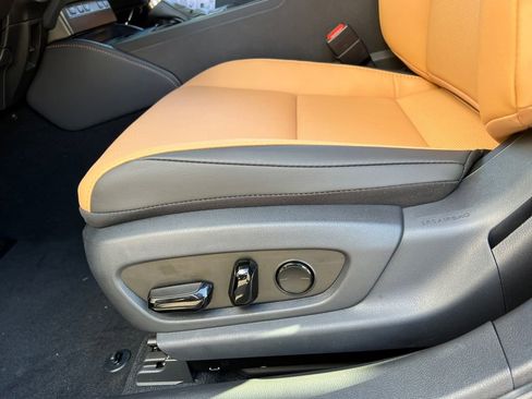 New 2025 Lexus ES 350 w/ Premium Package image 13