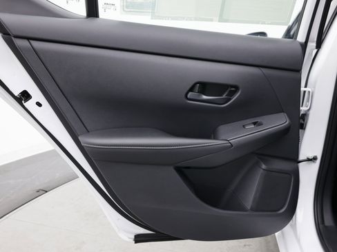 Used 2024 Nissan Sentra S FWD image 32