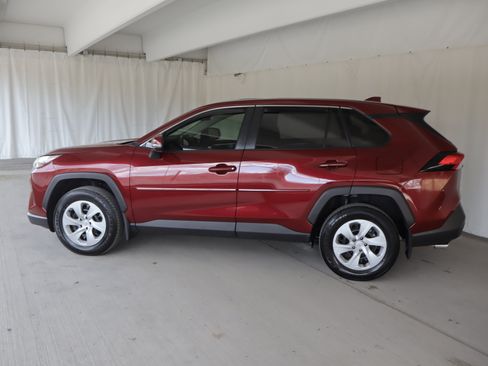 Used 2025 Toyota RAV4 LE AWD/4WD image 22