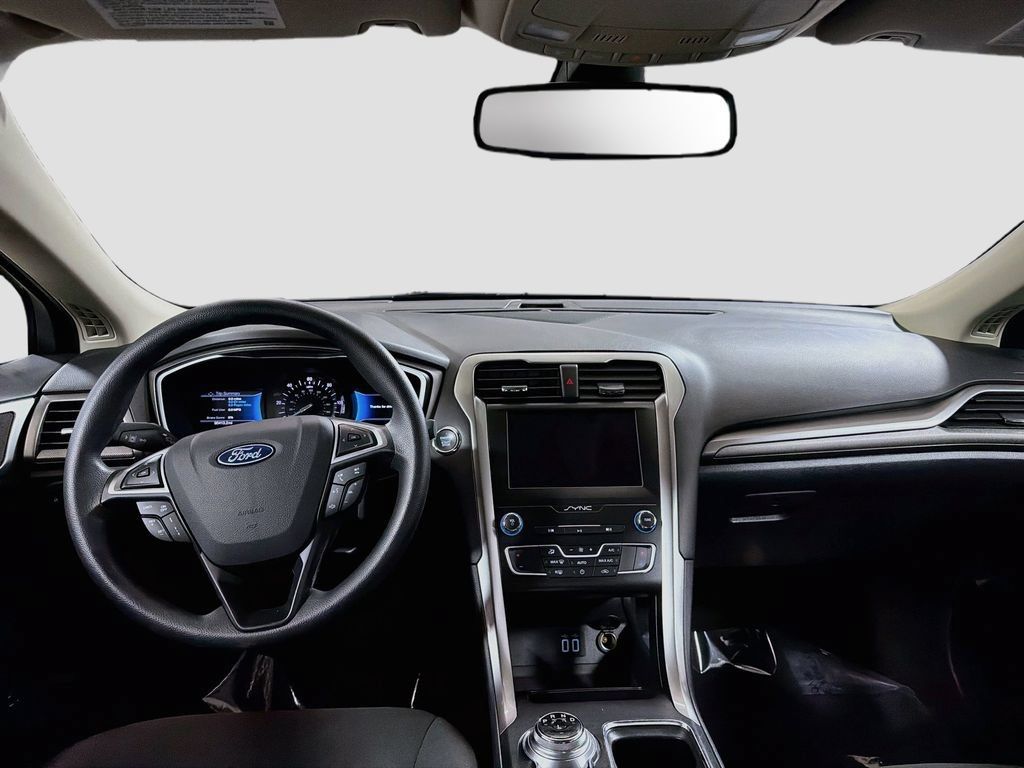 Used 2019 Ford Fusion SE FWD image 22