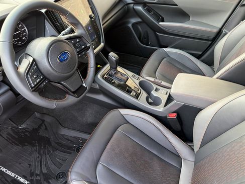 Used 2025 Subaru Crosstrek 2.5i Limited w/ Crosstrek Mirror Package image 10
