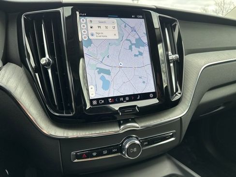 Certified 2025 Volvo XC60 B5 Plus image 23