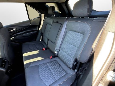 Used 2020 Chevrolet Equinox LT image 18