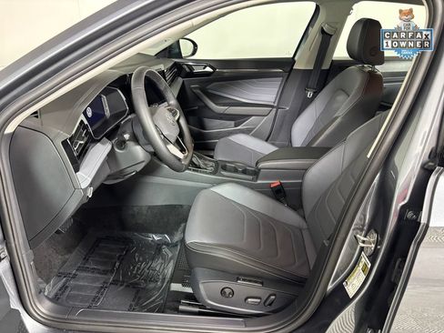 Used 2025 Volkswagen Jetta SEL FWD image 10