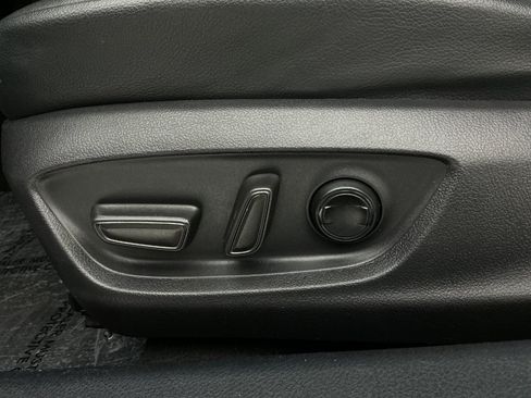 Used 2021 Toyota Camry SE FWD image 38