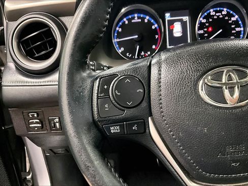 Used 2018 Toyota RAV4 Limited AWD/4WD image 23