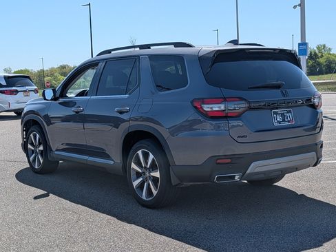 Used 2024 Honda Pilot Elite image 3