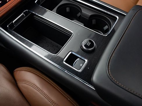 Used 2024 Lincoln Aviator Reserve w/ Equipment Group 201A image 18