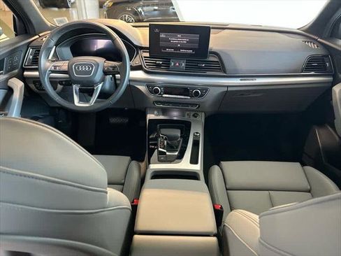 Certified 2025 Audi Q5 2.0T Premium image 18