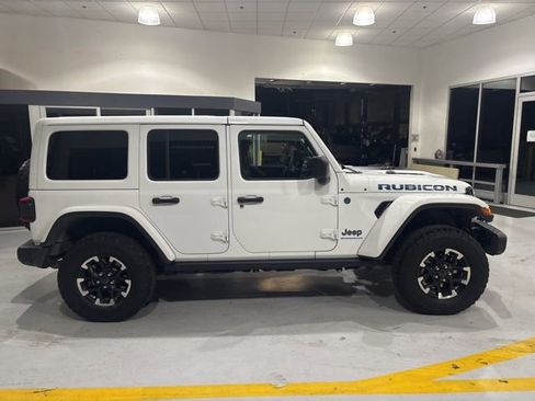 Used 2024 Jeep Wrangler Unlimited Rubicon 4xe image 10