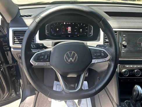 Used 2022 Volkswagen Atlas SEL R-Line AWD/4WD image 16