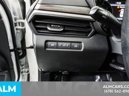 Used 2025 Nissan Altima 2.5 SV FWD image 31