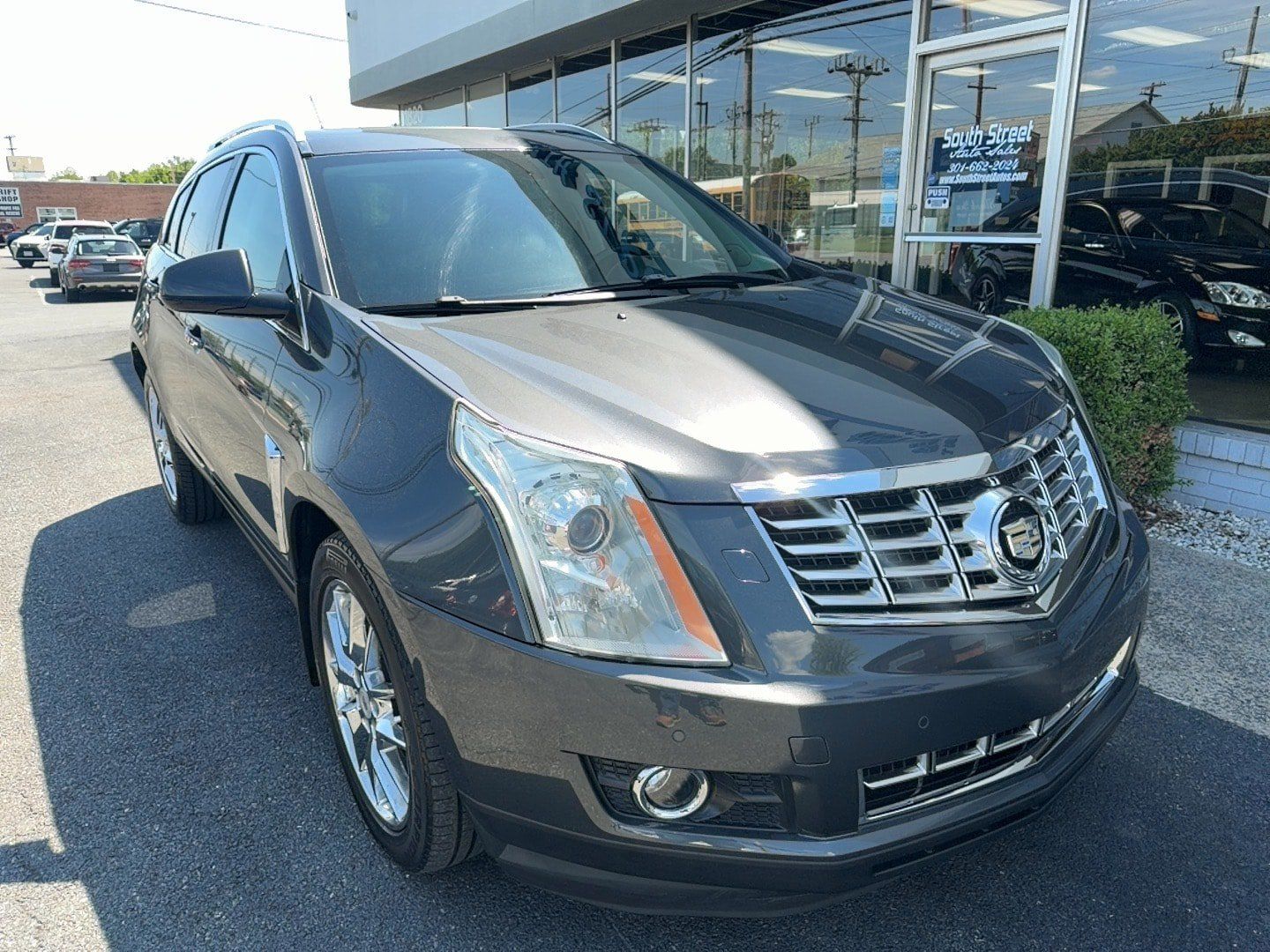 Used 2013 Cadillac SRX Performance AWD/4WD image 2